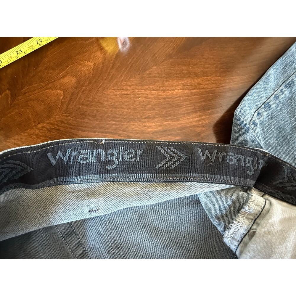 Wrangler Mens Relaxed Fit Comfort Flex Waist Jeans 42X32 Blue Denim Straight Leg - Picture 10 of 10